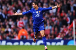 半岛体育网址-王楚钦火力全开，跨界聚焦世界杯与NBA战局